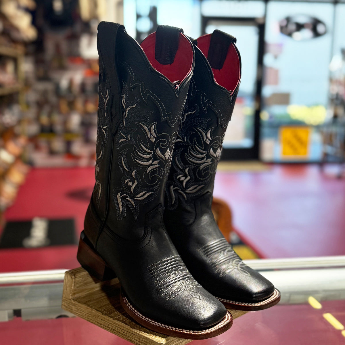 Los Altos Black Square-Toe Cowgirl Boots