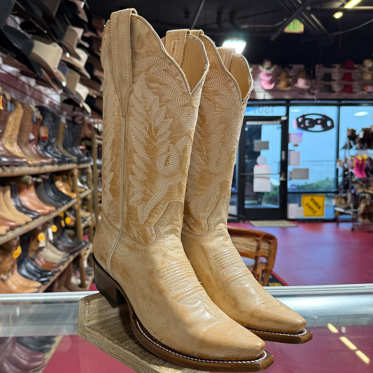 Los Altos Women’s Honey Vintage-Finish Snip-Toe Cowboy Boots