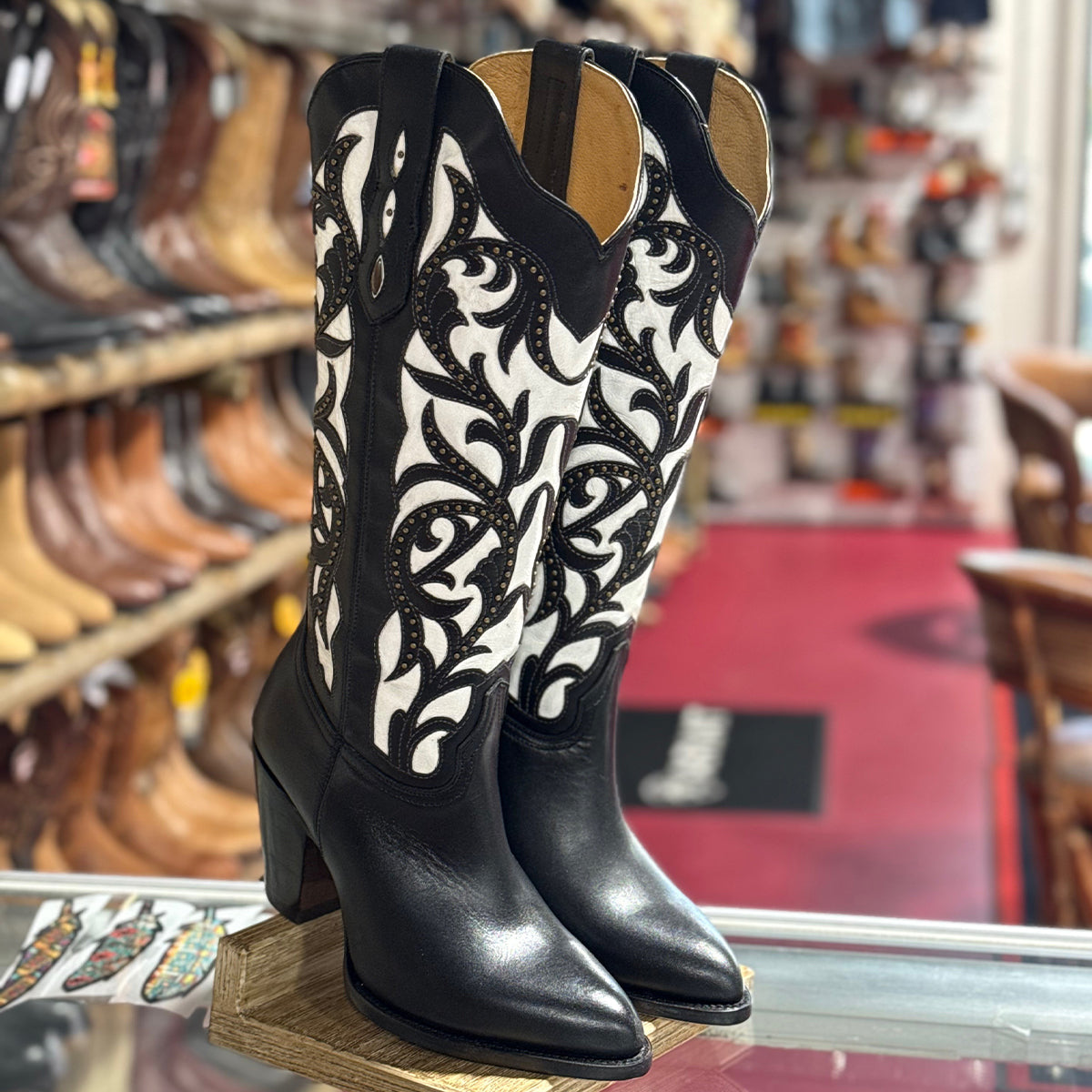 Rio Grande Women’s Isabela Black & White Boots