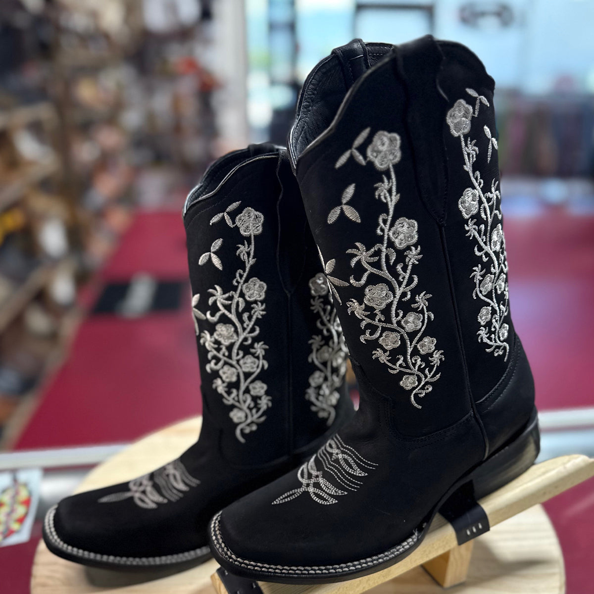Women's Black Square-Toe Boots with Elegant Flower Embroidery