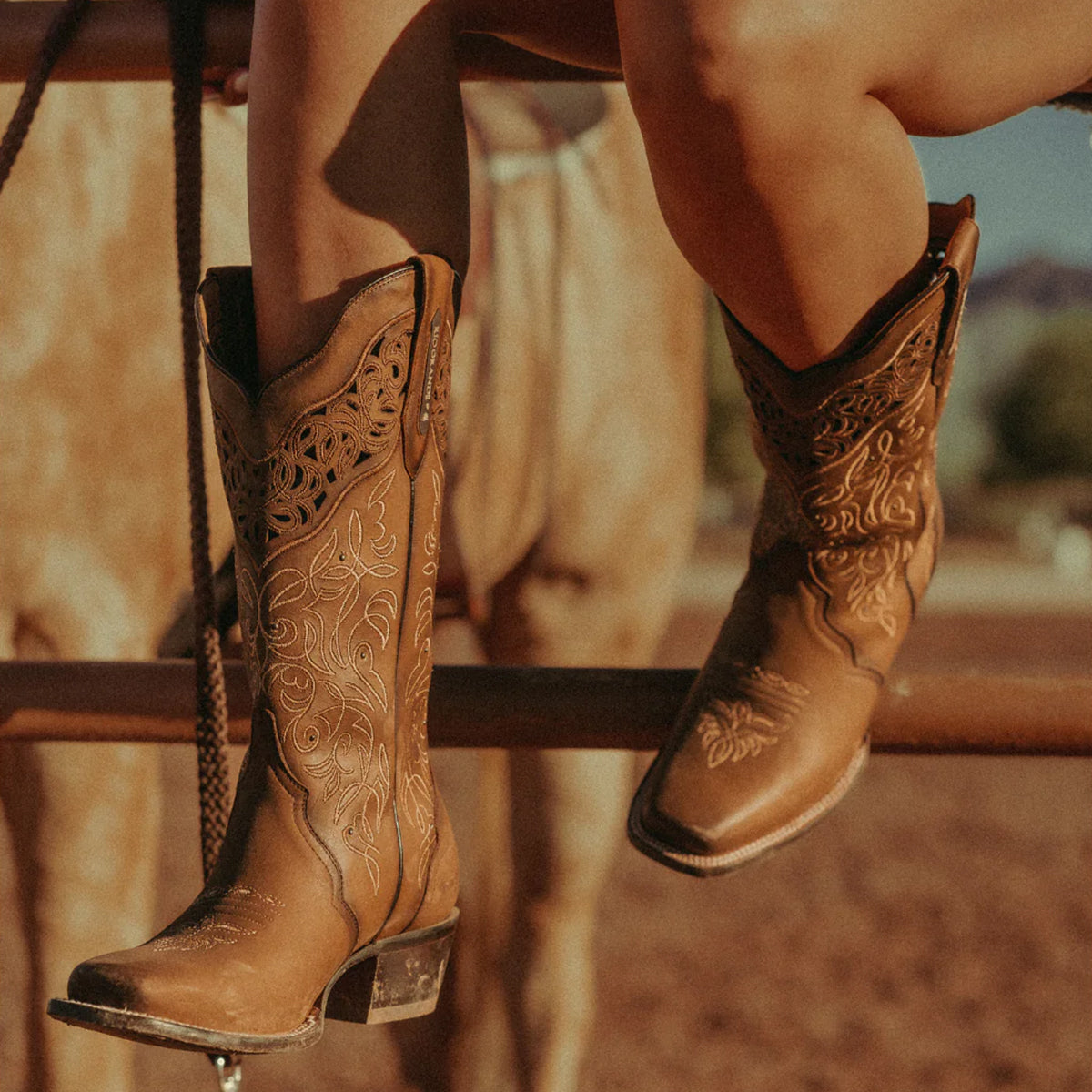 Honey Roble Square-Toe Western Cowgirl Boots